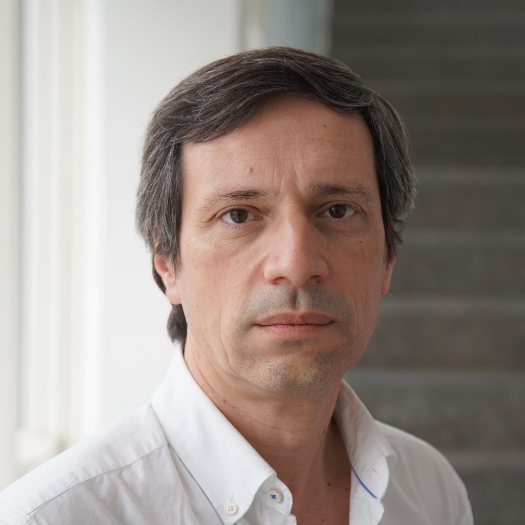 Professor Catedrático da FMUL
Diretor do Instituto de Bioquímica da FMUL, Miguel Líder de Grupo de investigação no Instituto de Medicina Molecular João Lobo Antunes
Embaixador Internacional da Biochemical Society UK, da Biophysical Society US e do European Innovation Council.
Prémio Leonidas Zervas
