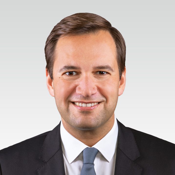 Médico Especialista em Infecciologia
CEO da International Digital Health and AI Research Collaborative (I-DAIR)
Fundador e Presidente da UNITE Parliamentarians
Network for Global Health
Chair do Centre for Global Health da NOVA Information Management School (NOVA IMS)
Deputado à Assembleia da República (2011-2023)
